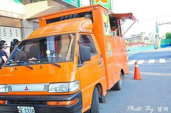 清溝夜市美食喬治素食漢堡食尚玩家排隊神出鬼沒小餐車
